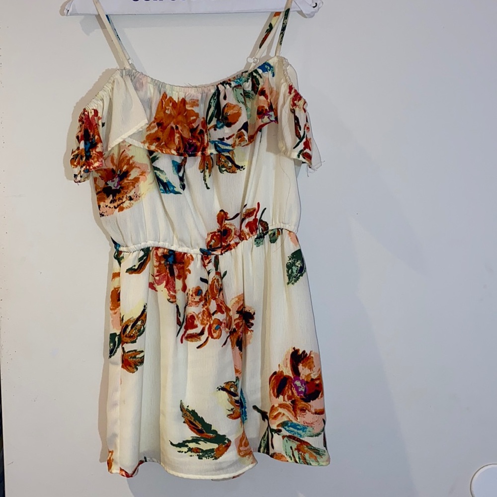 off the shoulder floral romper perfect for summer!